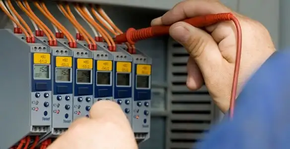 electrical contractors performing professional electrical system testing and configuration in Minneapolis, MN