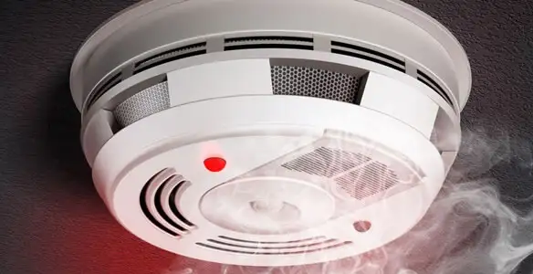 Installed smoke detector providing reliable fire detection in Minneapolis, MN